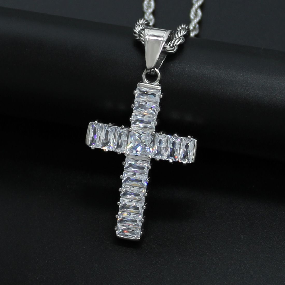 316 stainless steel gold plated inlaid AAA rectangular zircon cross pendant_ipsvogv.com
