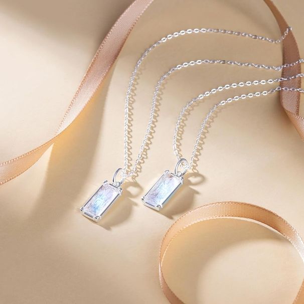 S925 Sterling Silver Necklace Female Advanced Exquisite Ice Transparent Rectangular Light Luxury Cold Style Clavicle Chain_ipsvogv.com