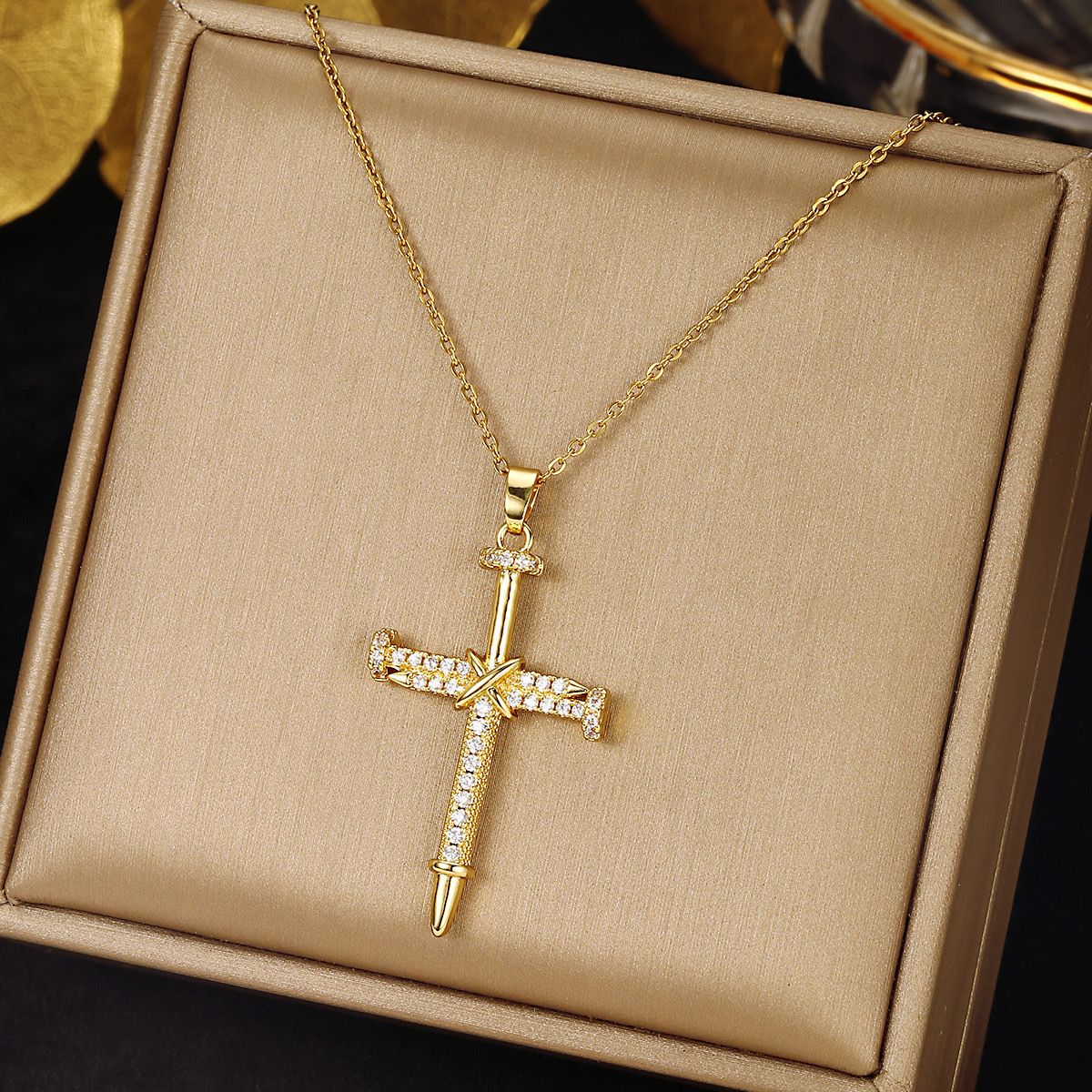 Hip Hop Cross Necklace Micro Set Zircon Gold Personalized Collar Chain Commuting Nail Pendant_ipsvogv.com