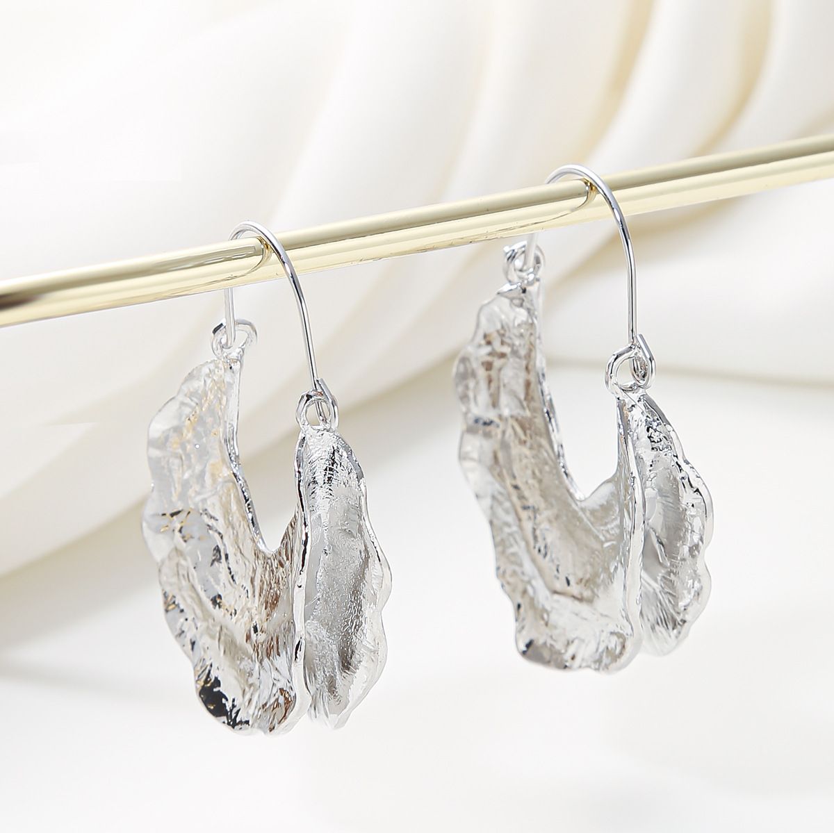 Women’s Jewelry Set Fashion Exaggerated Temperament Style Metal Earrings Simple And Versatile Pleated Gold Leaf Design Earrings Ins Earrings_ipsvogv.com