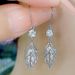 Cao Shi's diamond earrings for women's new design, showing off the trend of slim earrings to the small crowd_ipsvogv.com