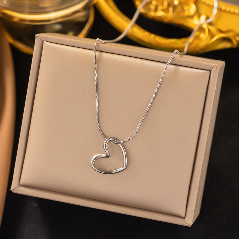Hollow Out Peach Heart Necklace For Women, Trendy, Sweet, Spicy Girl, Student, Simple Collarbone Chain, Niche Design_ipsvogv.com