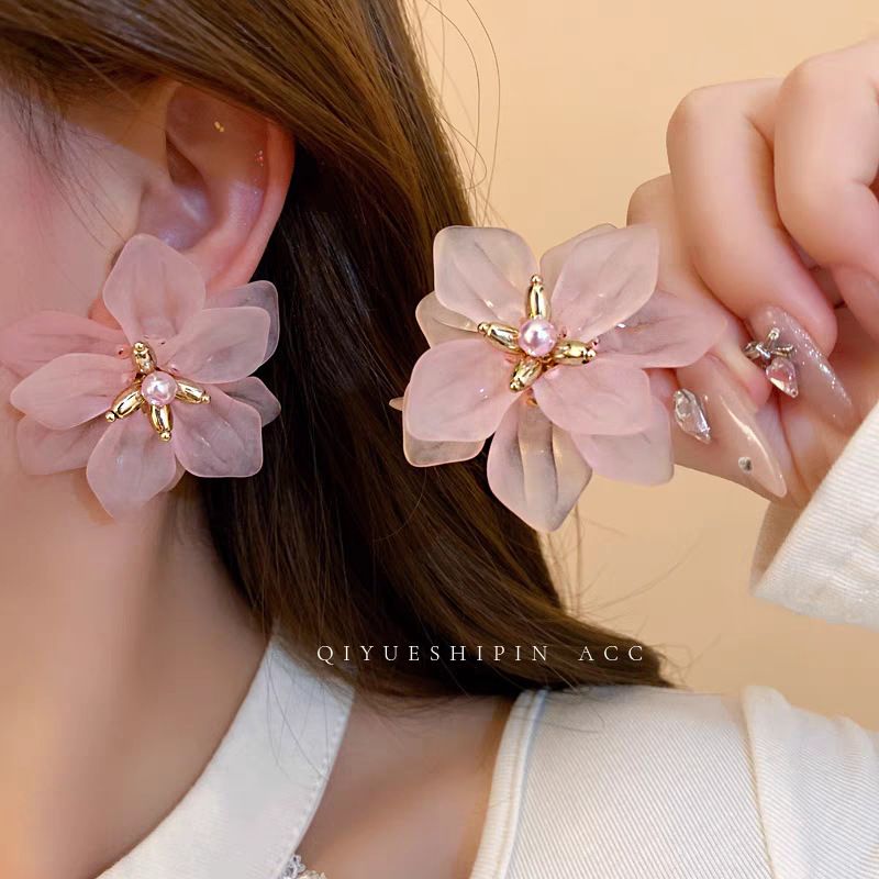 Unisex Super Fairy Flower Petal Geometric Earrings Fashionable Exaggerated Girlish Heart Earrings Fresh And Sweet High End Earrings_ipsvogv.com