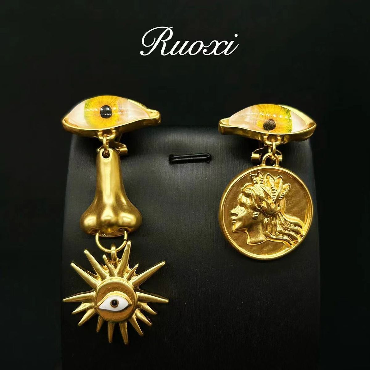 Ruoxi, Devil's Eye With Blue Eyes, Vintage Portrait, And A Gold Plated Necklace That Meets The Standard_ipsvogv.com