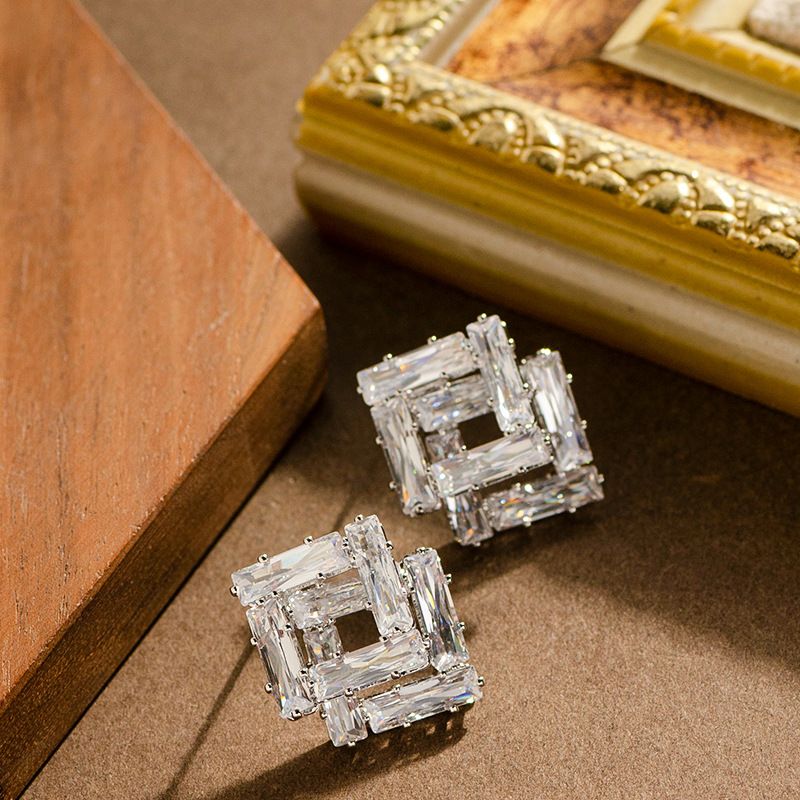 Korean Style Minimalist Geometric Square Crystal Zircon For Women With A Sense Of Luxury, Delicate And Fashionable_ipsvogv.com