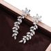 Cao Shi's Style Is Popular On Internet, With The Same Ear Hook As Huiqiao's Earrings. Song Zu'er Has Full Diamond Flower_ipsvogv.com