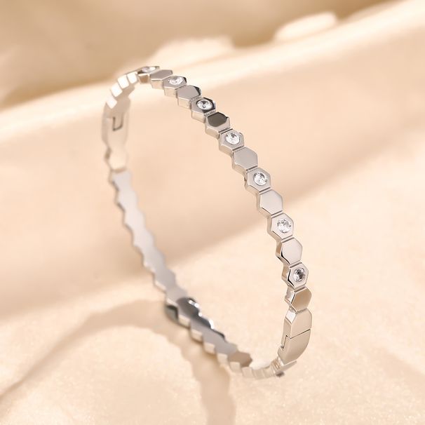 Korean Version Titanium Steel For Women, Not Fading, Honeycomb Inlaid With Diamonds, Fashionable And Personalized Wave_ipsvogv.com