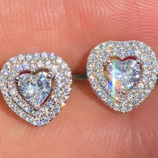 Cao Shi's Earrings Exquisite and Small Mini Heart shaped Earrings with Advanced Sense Versatile Earrings_ipsvogv.com
