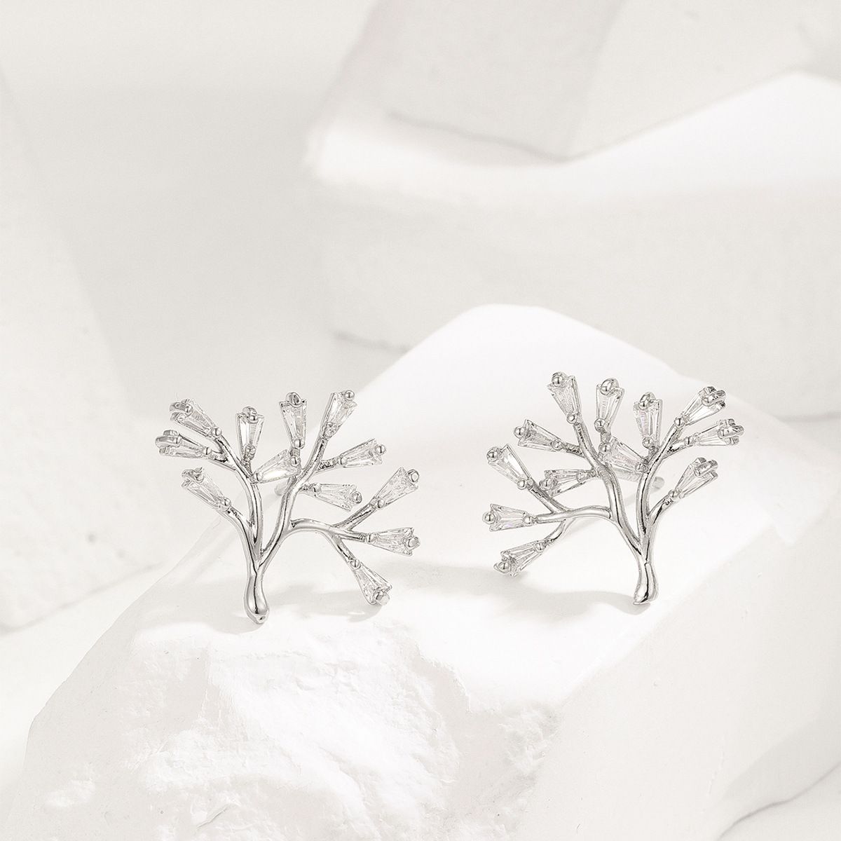 Women’s Jewelry Set Fashion Hot Selling Micro Inlaid Zircon Real Gold Electroplated Earrings Tree Of Life Earrings Niche Design Light Luxury Earrings_ipsvogv.com