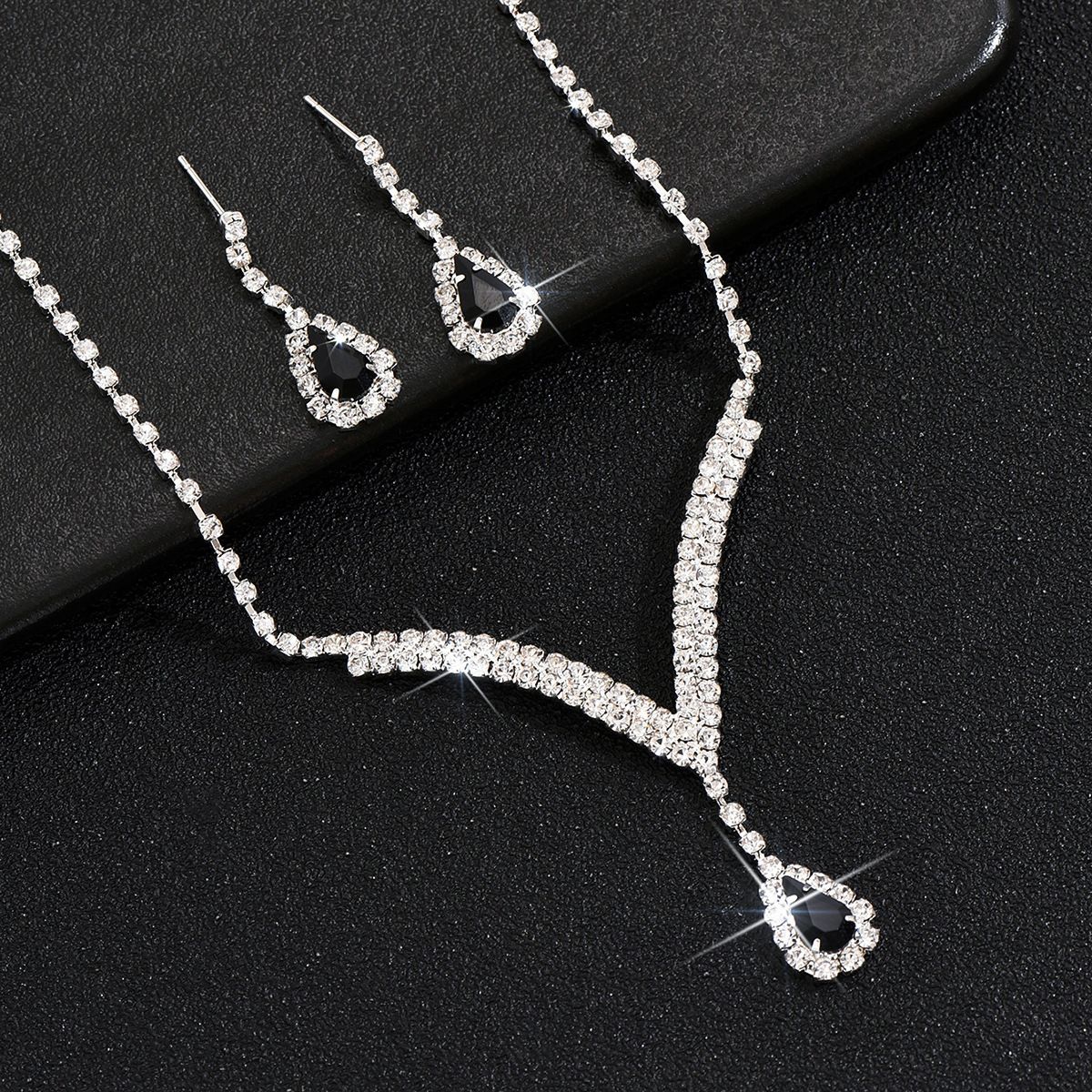 Simple Creative Design V-Shaped Water Drop Pendant Korean And Japanese Fashion Elegant New Necklace Earrings Bracelet_ipsvogv.com