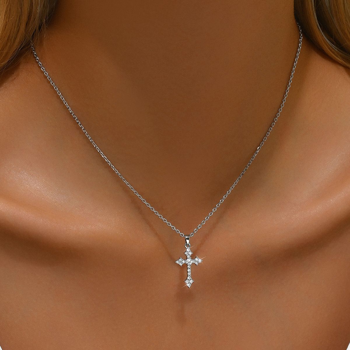 Cross Necklace, Women's Minimalist Fashion Trend Pendant Inlaid With 5A Zircon, Versatile Collarbone Chain_ipsvogv.com