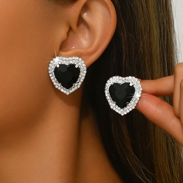 Unisex Hot Selling Love Crystal Glass Heart Shaped Earrings For Women Suitable For Women To Wear At Christmas_ipsvogv.com