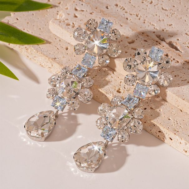 Light luxury style diamond-set flower water drop earrings necklace set fashion super flash niche high-end necklace women_ipsvogv.com