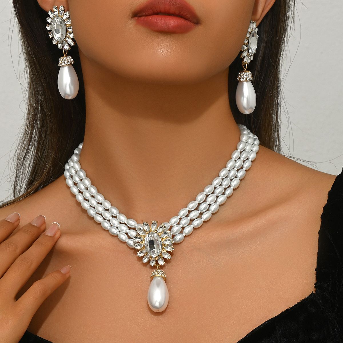 Geometric light luxury style women's pearl necklace earring set, niche crystal inlaid multi-layer design, collarbone_ipsvogv.com