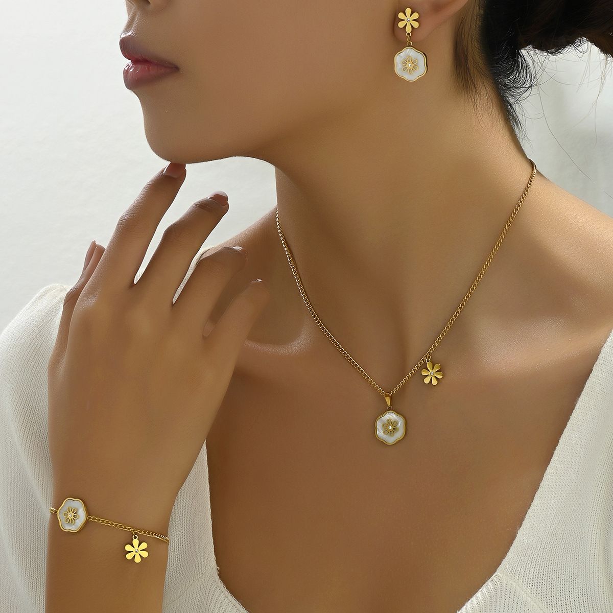 Ins Fresh And Sweet Niche Flower Earrings Necklace Jewelry Simple Inlaid Mother Of Pearl Bracelet Versatile Accessories For Women_ipsvogv.com