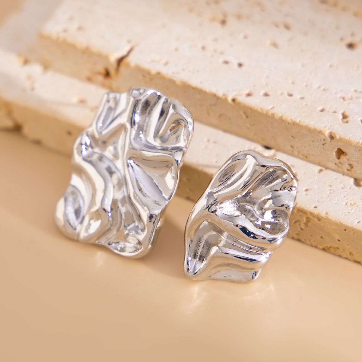 Unique Lava Liquid Irregular Wrinkle Design Fashion Earrings For Women_ipsvogv.com