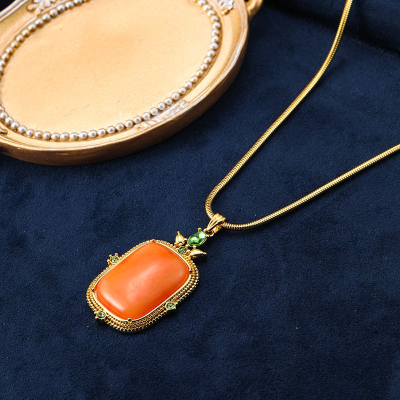 Snake bone beeswax colored natural stone pendant, necklace, sweater chain, autumn and winter light luxury high-end_ipsvogv.com