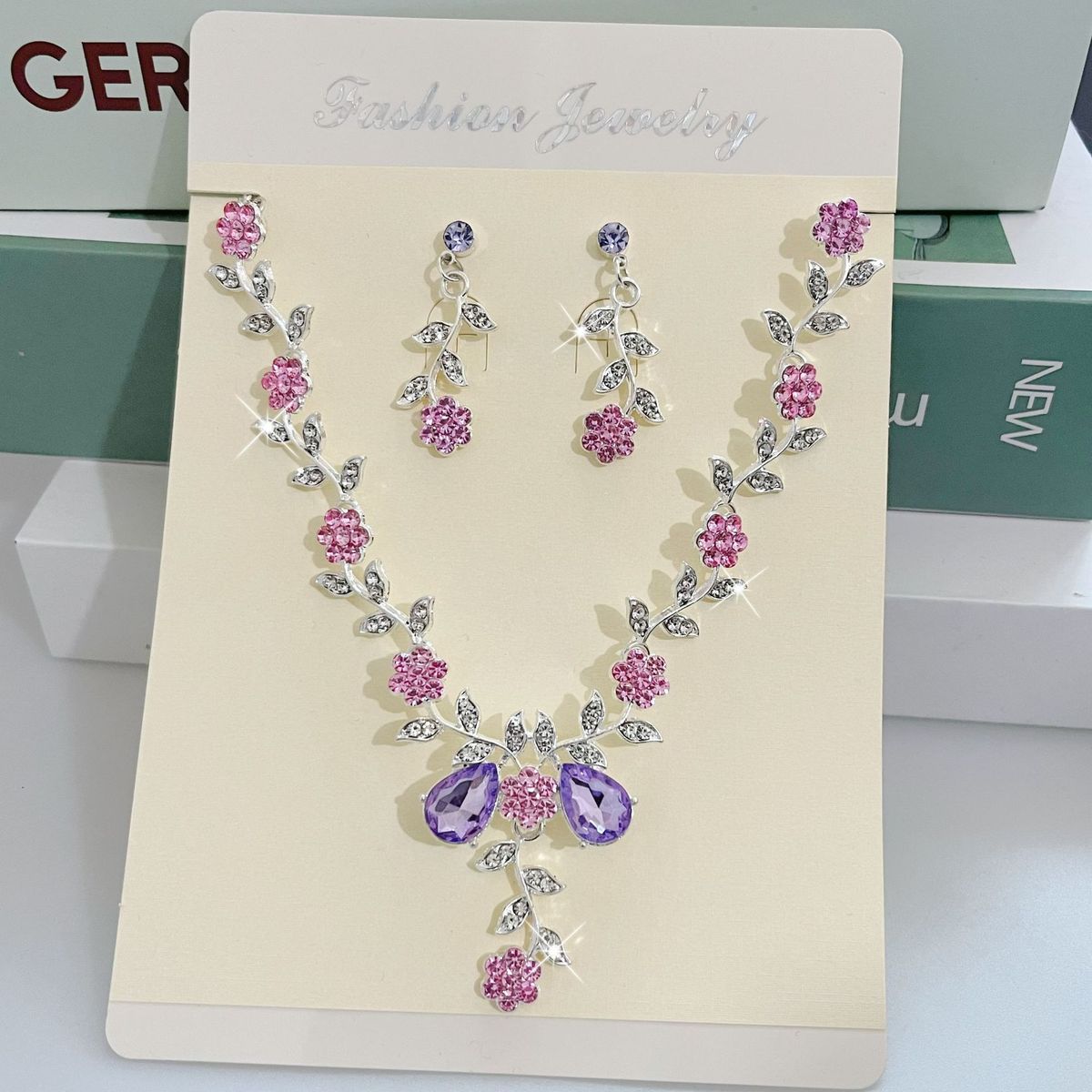 2025 Necklace And Earring Bridal Fashion Full Diamond Jewelry Two-Piece Set_ipsvogv.com