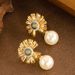Forest Style Sweet Fresh Diamond Inlaid Daisy Pearl Pendant With Feminine Temperament, Simple And High-end Silver Needle_ipsvogv.com