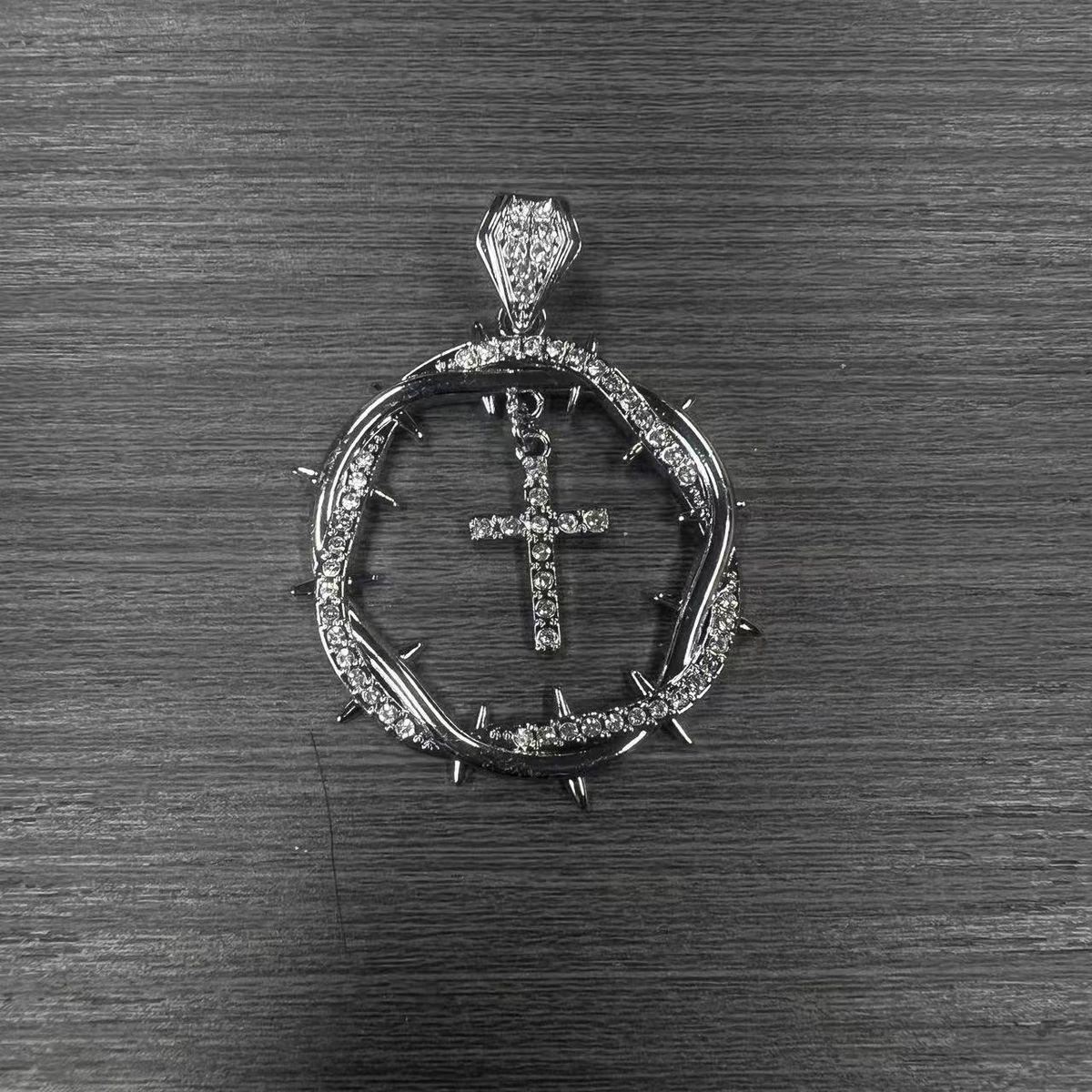 Fashion Personality Thorn Cross Creative Pendant Necklace Jewelry_ipsvogv.com