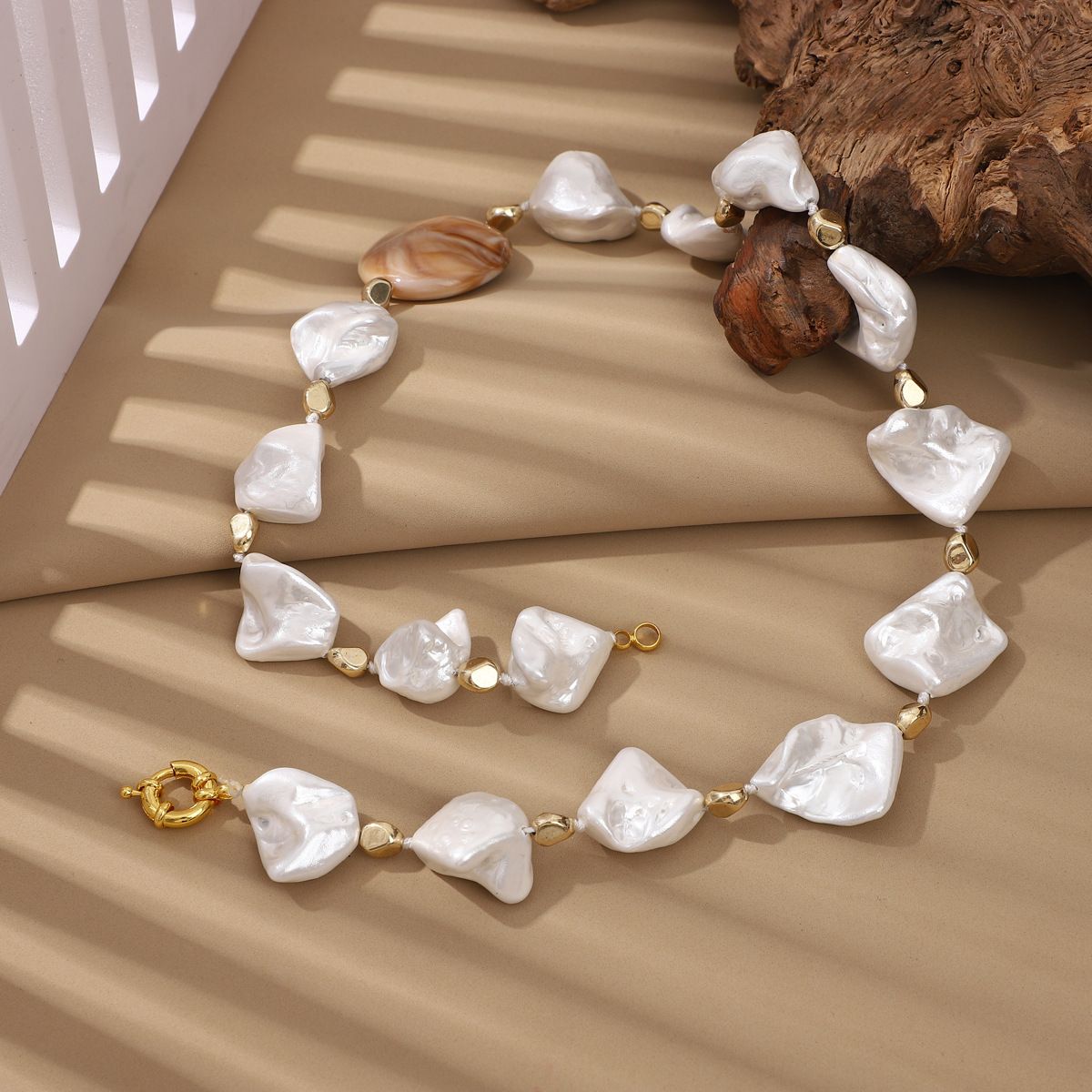 Luxury And High-end Natural Shell Agate Stone Bead For Women, Niche Internet Celebrity Necklace Accessories_ipsvogv.com