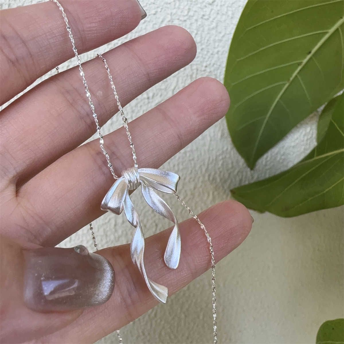 Silver-Plated Bowknot Necklace Simple Sweet Socialite Style Ribbon Elegant Collarbone Chain Versatile Exquisite Women_ipsvogv.com