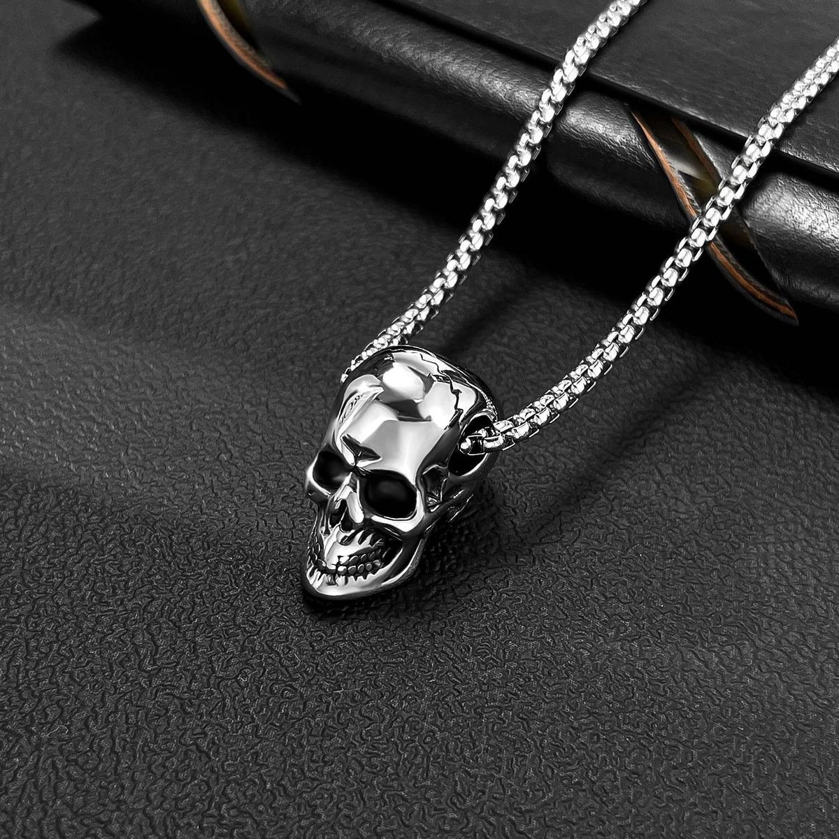 Men's Jewelry Street Fashion Stainless Steel Necklace Retro Trend Personality Skull Titanium Steel Accessories_ipsvogv.com
