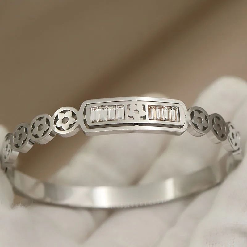Unisex square zirconium hollow copper coin bracelet light luxury exquisite anti allergic non fading titanium steel bracelet for women_ipsvogv.com