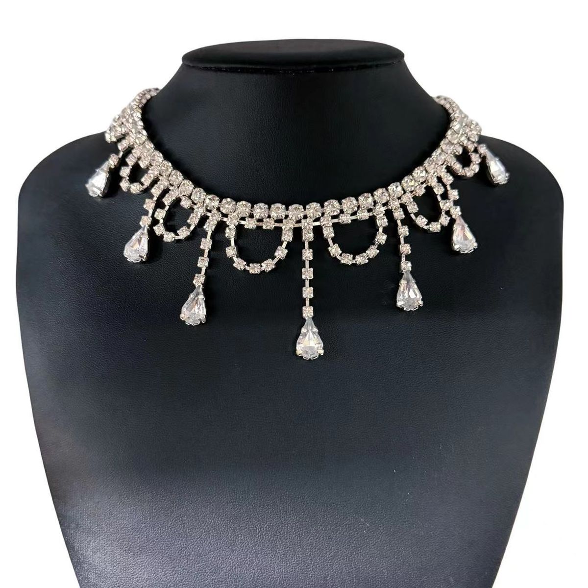 Sparkling diamond high end necklace clavicle chain choker fashionable and simple necklace_ipsvogv.com