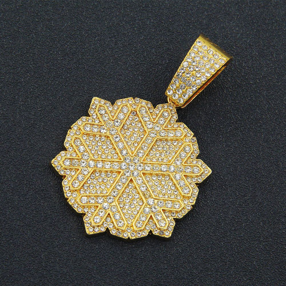 Trendy people full of diamonds, snowflake pendants, Cuban chain accessories, hip-hop nightclubs, personalized bouncing_ipsvogv.com