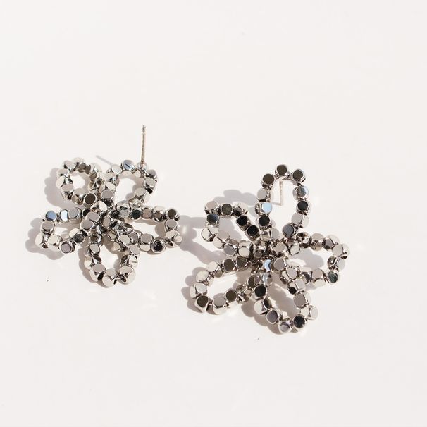 Women's Jewelry Niche Design Hand Woven Metal Square Bead Petal Earrings Ins Personality Fashion Flower Earrings_ipsvogv.com