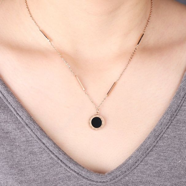 Fashionable Black And White Double-sided Titanium Steel Non Fading Necklace, Women's Versatile Jewelry, Gold Lock Bone_ipsvogv.com