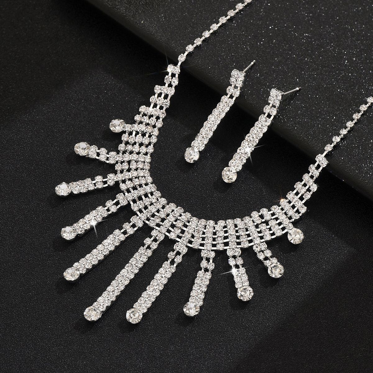 Pinduoduo Jewelry Fashion Pearl Necklace Earrings Bracelet Set Bride Accessories_ipsvogv.com