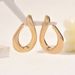 Geometric Niche Sweet Cool Earrings Personality Exaggerated Twisted Design Earrings High End Sense Of Versatile U Shaped Earrings For Women_ipsvogv.com