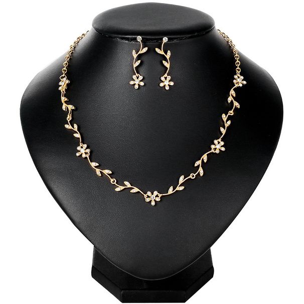 2024 Winter Korean Style Fashion Luxury Diamond-Studded Leaf Flower Shaped Necklace, Earrings, And Bracelet Set_ipsvogv.com