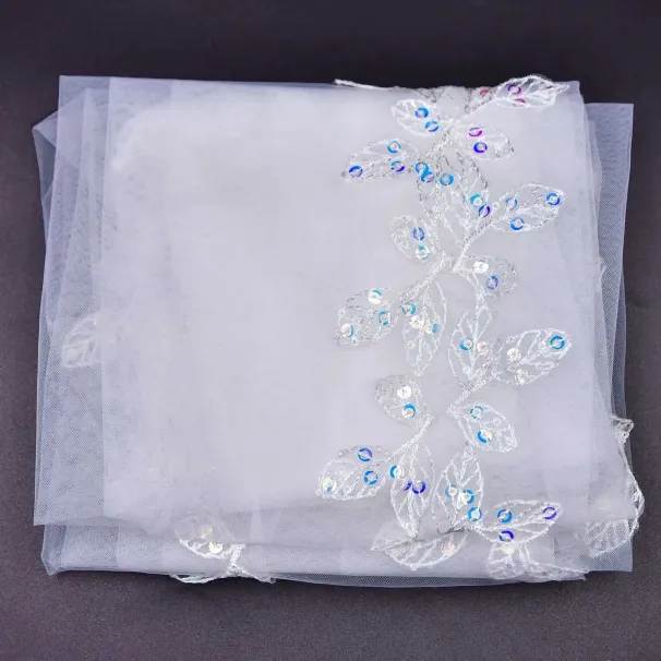 Hair Jewelry Glamorous Bridal Veils For The Bride Sparkling Sequins Leaf-Shaped Lace-Edged 1-Tier Fingertip Length_ipsvogv.com