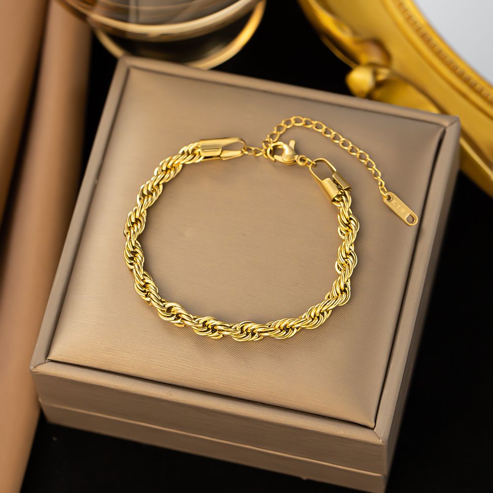 Gold Thick Fried Dough Twists Necklace Women's Ins Fashion 2023 New Design Niche Collar Chain_ipsvogv.com