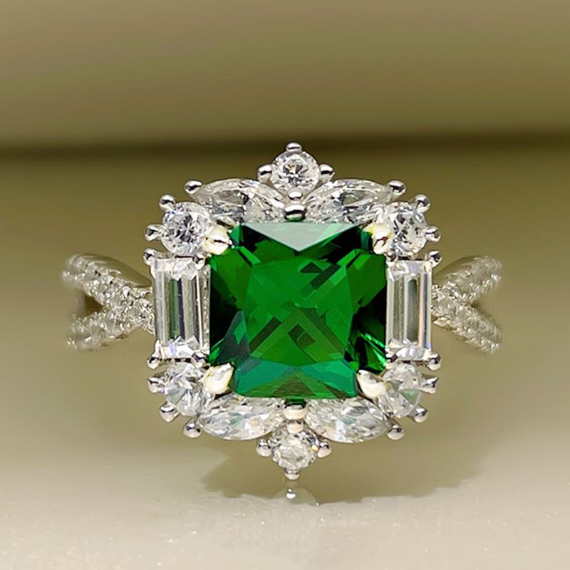 Full Cluster Artificial Emerald Daily Fashion Wear Brilliant Technology Diamond Ring_ipsvogv.com