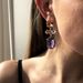 E9626 diamond studded exude a gentlemanly socialite style, with exaggerated contrasting color and multi cut earrings_ipsvogv.com