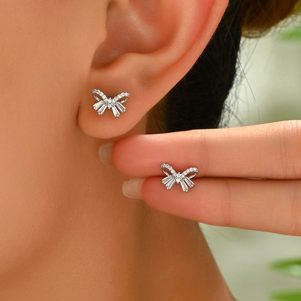 Sweet Japanese and Korean style women's bow with zircon inlay, niche high-end design earrings, versatile earrings_ipsvogv.com