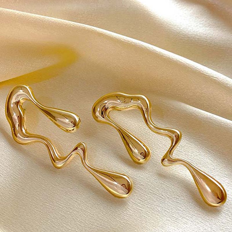 Exaggerated Asymmetric High-end Irregular Gold-plated Liquid Earrings_ipsvogv.com
