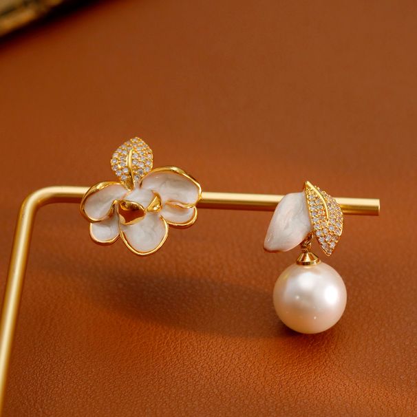 Women's Jewelry Enamel Oil Drip Asymmetrical Earrings Light Luxury Commuter Diamond Leaf Pearl Earrings Autumn And Winter_ipsvogv.com