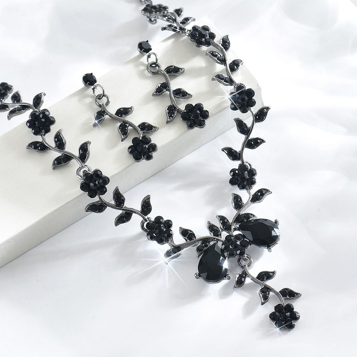 Alloy Rhinestone Necklace Earrings Bride Wedding Accessories Banquet Women Multiple Styles_ipsvogv.com
