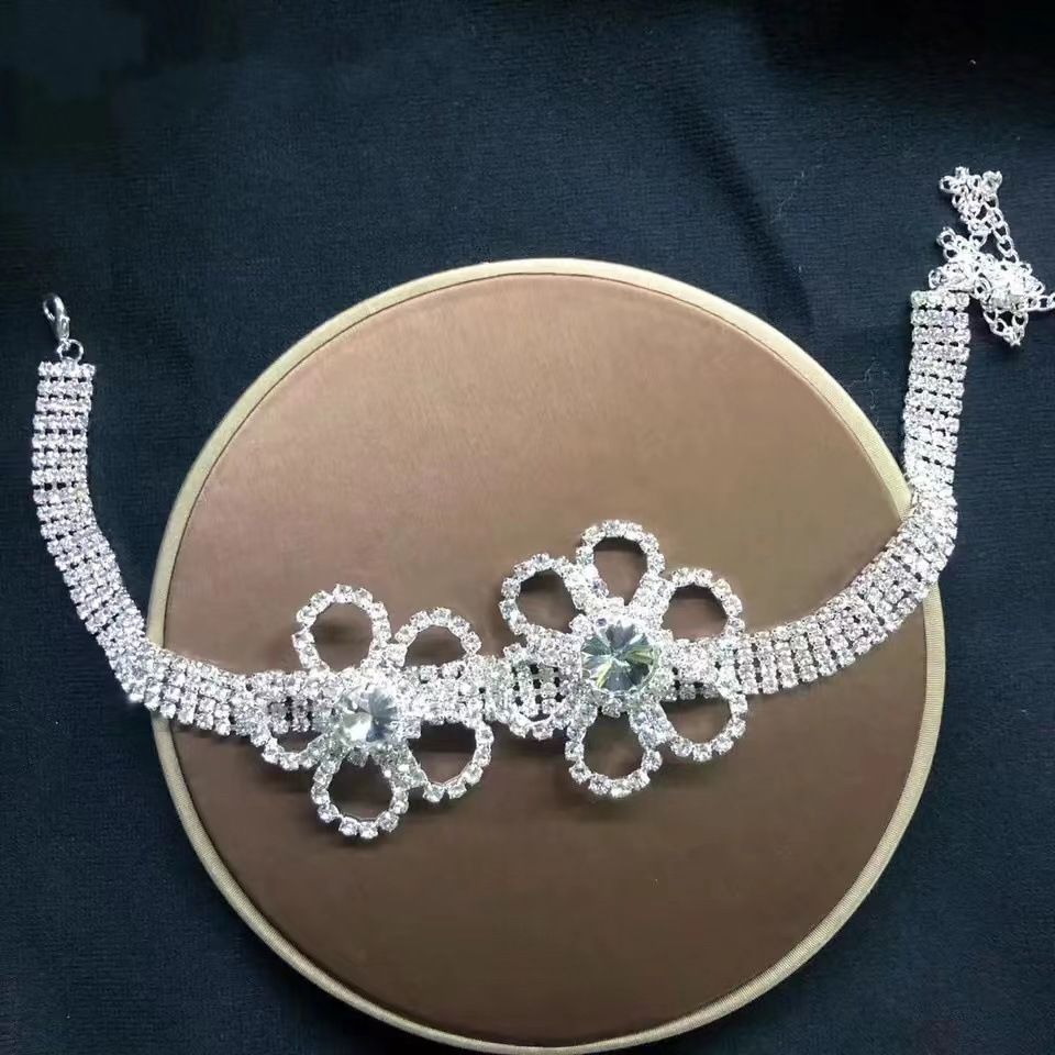 Hot sale elegant holiday style diamond flower necklace personality exaggerated fashion accessories_ipsvogv.com