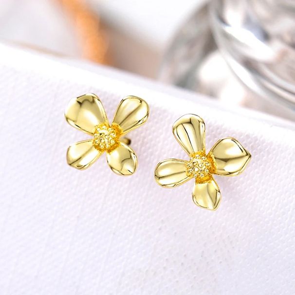 Cao Shi Flower Metal 2024 New Small and Popular Design Light Luxury Earrings_ipsvogv.com