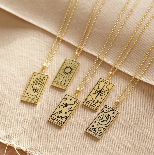 New Tarot Card Metal Pendant For Men And Women Creative Fashion Oil Painting Necklace_ipsvogv.com