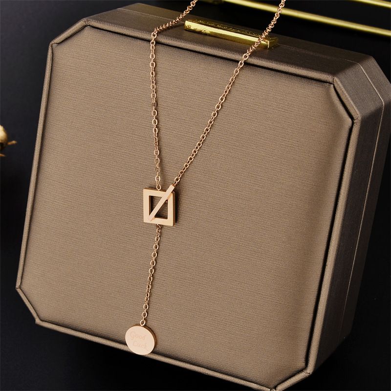 Love round card buckle titanium steel necklace female ins cold style clavicle chain trendy net red niche design necklace_ipsvogv.com