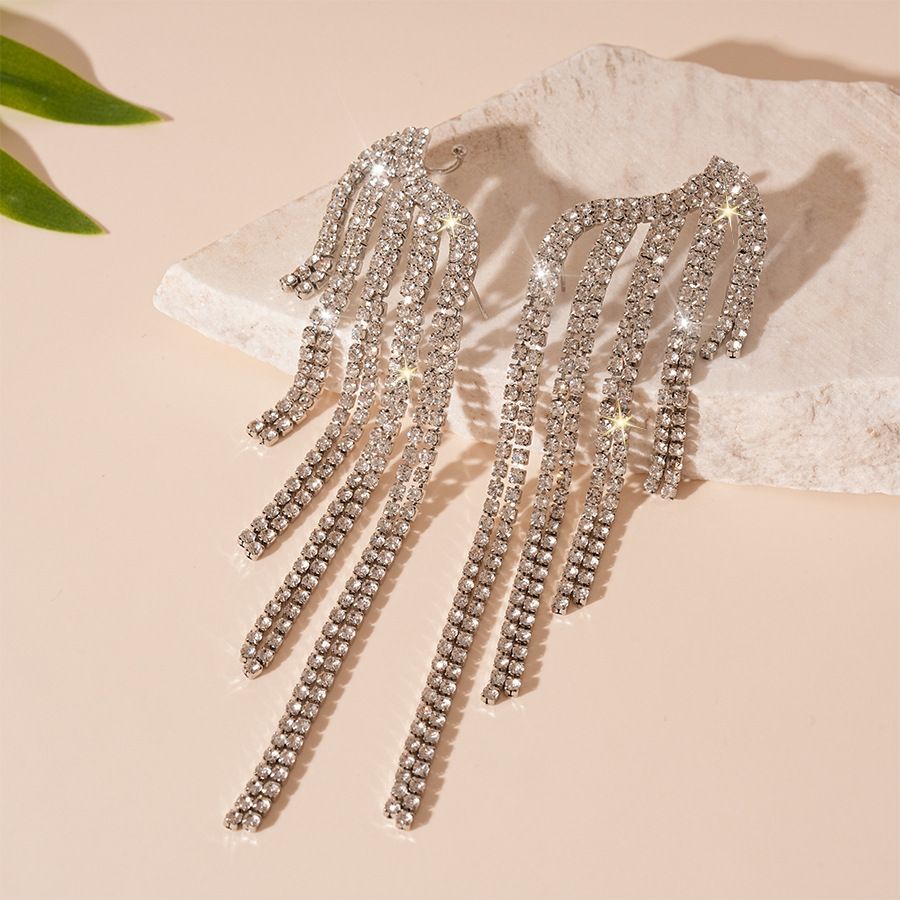 Light luxury style diamond-encrusted wing fringed integrated stud earrings and ear clips_ipsvogv.com