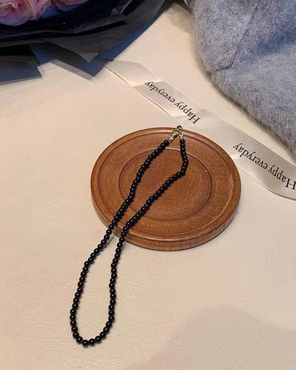 Pearl Spring 2023 New Black Agate Beaded Clavicle Chain French Sweater Necklace For Women_ipsvogv.com