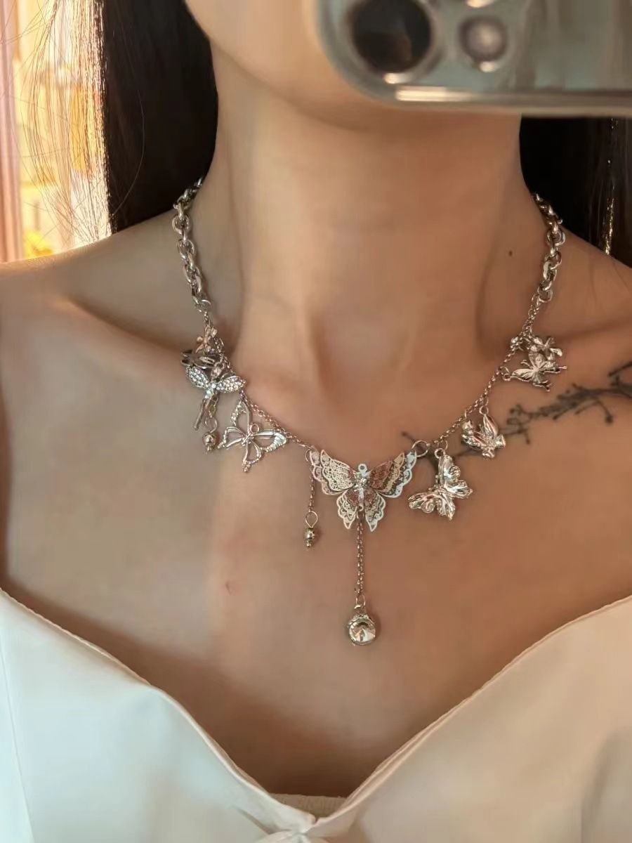 Hot Girl Mechanical Butterfly Necklace Retro Heavy Clavicle Chain Medieval Niche Hollow Metal Necklace Light Luxury Jewelry Trend_ipsvogv.com